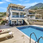 Oceanida Aelia Apartment *