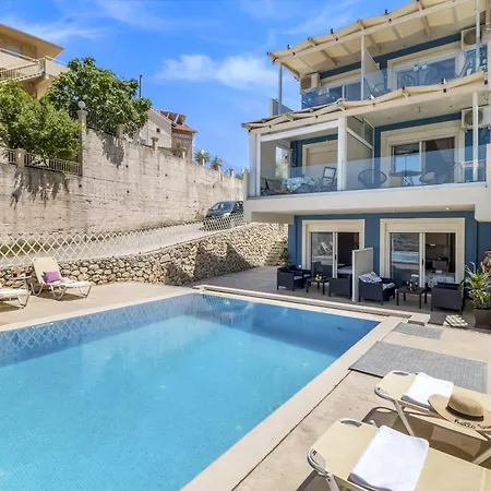 Oceanida Aelia Apartment *